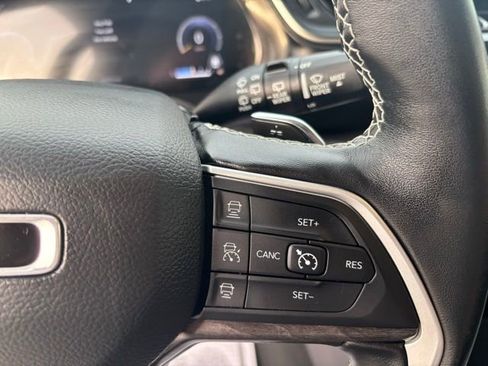 Used 2022 Jeep Grand Cherokee L Limited image 17