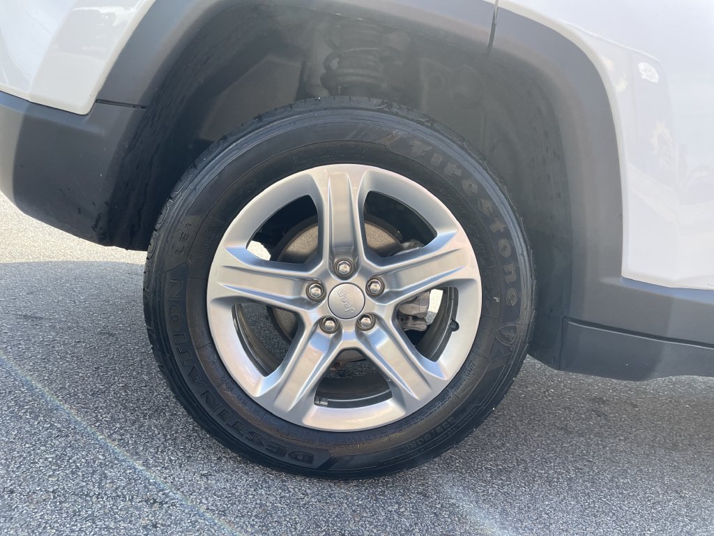 Certified 2024 Jeep Compass Latitude AWD/4WD image 12