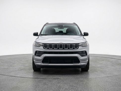Used 2025 Jeep Compass Limited image 2
