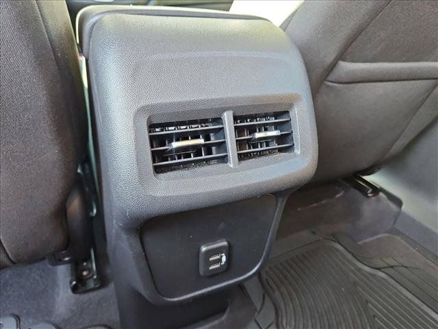 Used 2020 Chevrolet Equinox LT FWD image 16