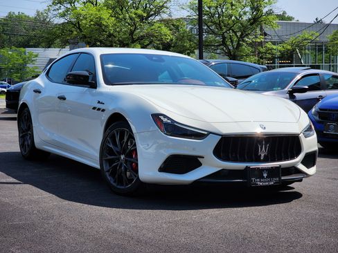 Used 2022 Maserati Ghibli Modena Q4 image 3