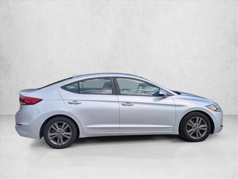 Used 2018 Hyundai Elantra SEL w/ Cargo Package FWD image 4