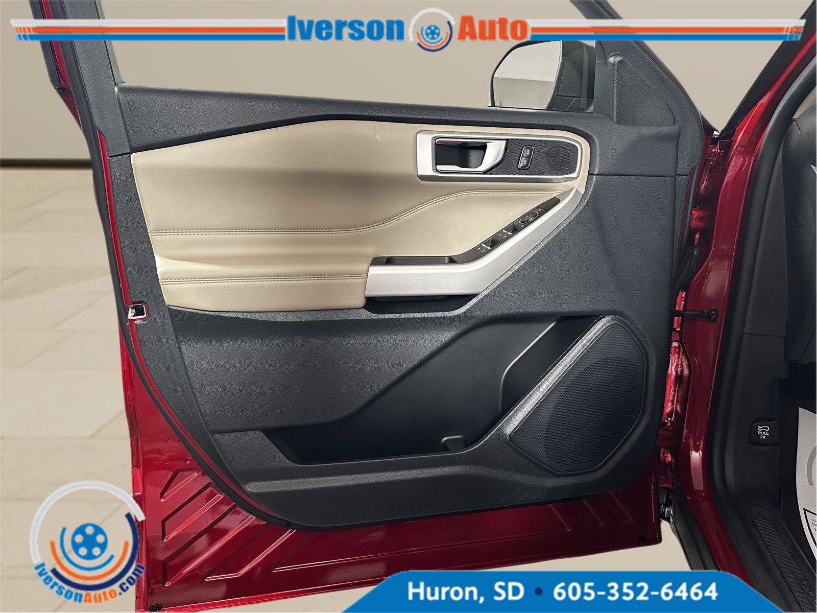 Used 2022 Ford Explorer XLT w/ Equipment Group 202A AWD/4WD image 12