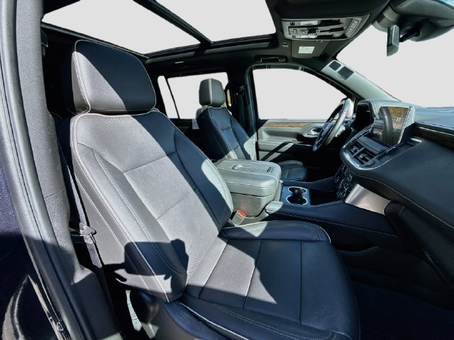 Used 2023 Chevrolet Suburban Premier AWD/4WD image 31