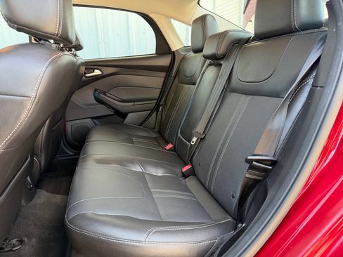 Used 2014 Ford Focus SE w/ Equipment Group 201A FWD image 21