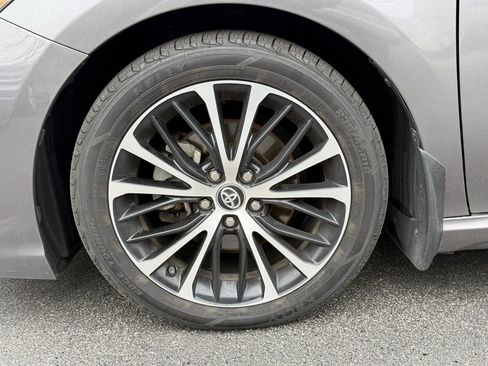 Used 2019 Toyota Camry SE image 11