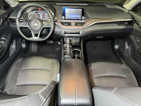Used 2024 Nissan Altima 2.5 SV FWD image 38