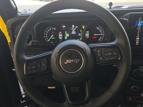 Used 2024 Jeep Wrangler Unlimited Rubicon 4xe AWD/4WD image 8