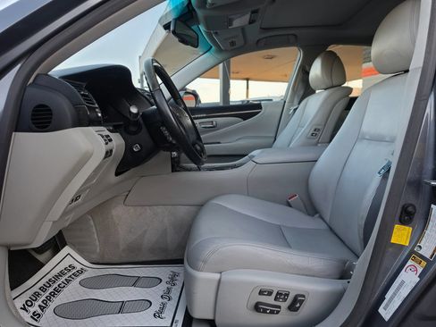 Used 2012 Lexus LS 460 w/ Luxury Value Edition RWD image 39