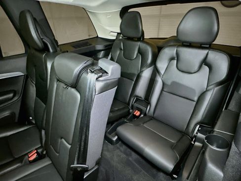 Used 2023 Volvo XC90 B5 Core AWD/4WD image 31