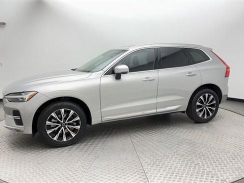 Certified 2023 Volvo XC60 B5 Plus w/ Climate Package image 6