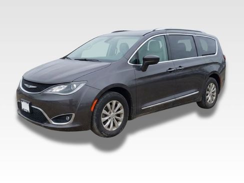 Used 2018 Chrysler Pacifica Touring-L image 1