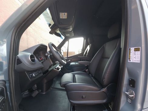 Used 2026 Mercedes-Benz Sprinter 2500 image 7