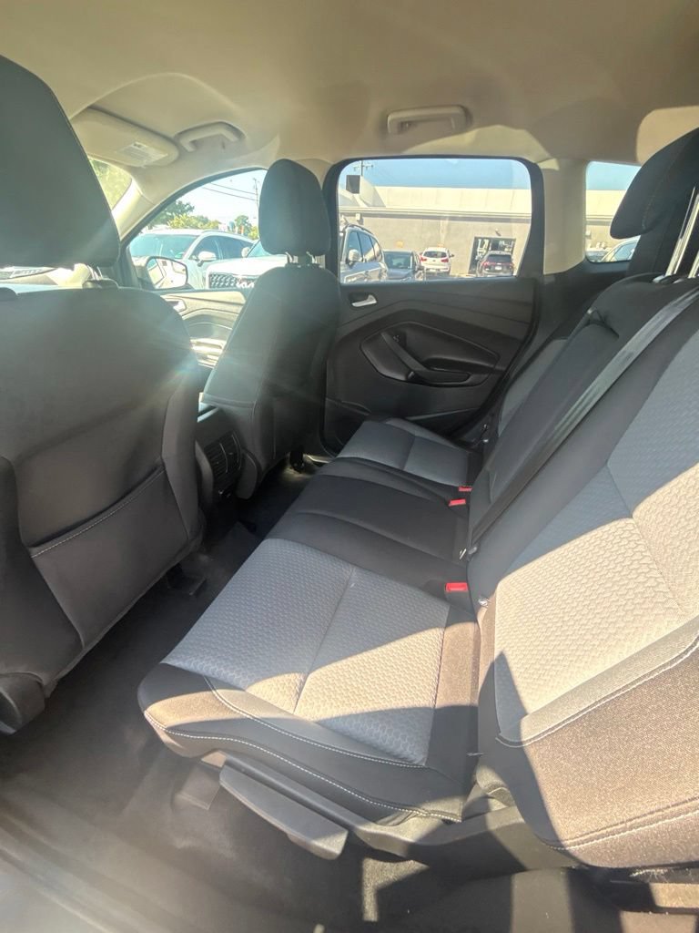 Used 2017 Ford Escape SE w/ SE Cold Weather Package AWD/4WD image 17