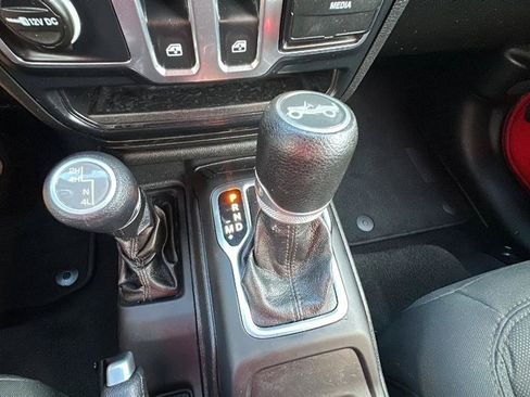 Used 2019 Jeep Wrangler Sport AWD/4WD image 35