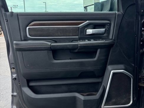 Used 2022 RAM 3500 Laramie AWD/4WD image 5
