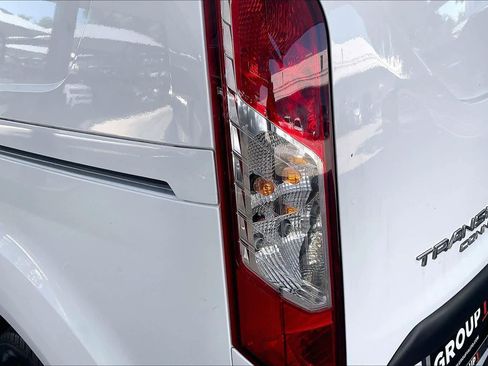 Used 2022 Ford Transit Connect XLT FWD image 26