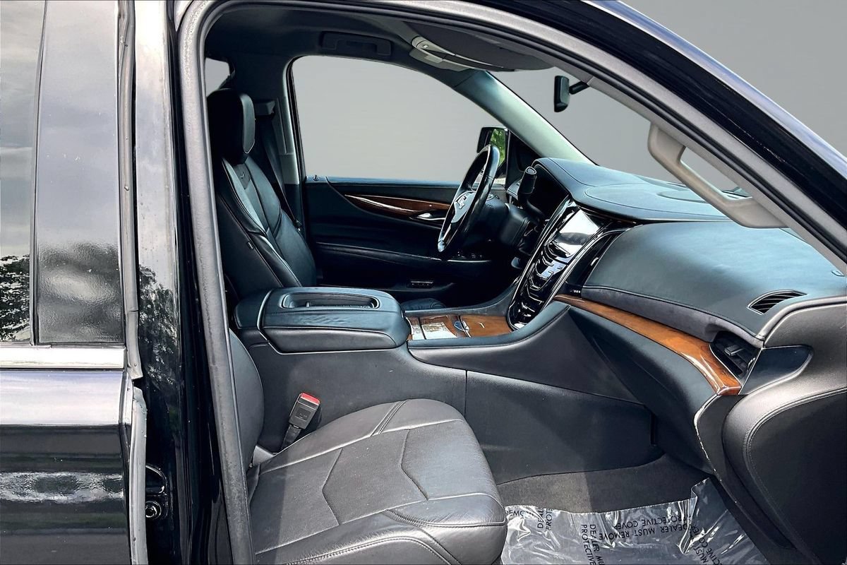 Used 2016 Cadillac Escalade ESV 2WD image 14