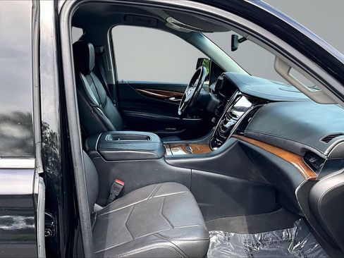 Used 2016 Cadillac Escalade ESV 2WD image 14