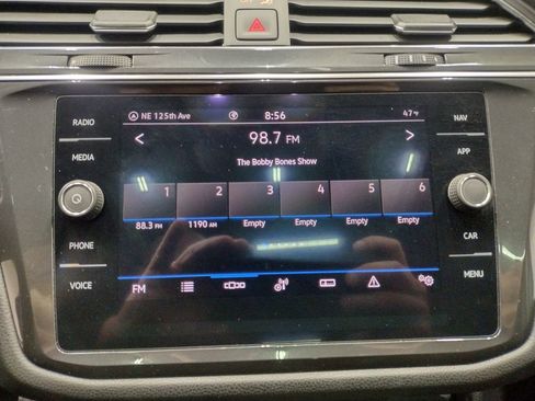 Used 2021 Volkswagen Tiguan SEL image 31