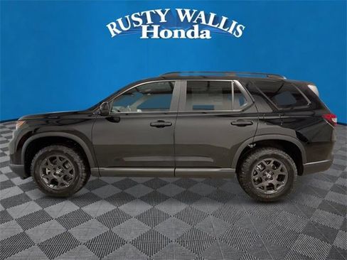 New 2025 Honda Pilot TrailSport image 6