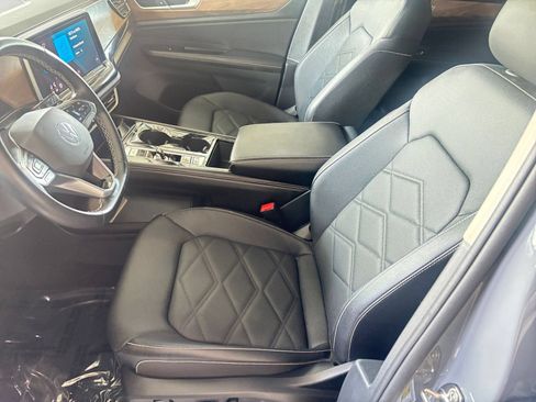 Used 2026 Volkswagen Atlas SE FWD image 29