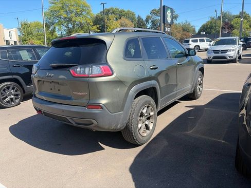 Used 2019 Jeep Cherokee Trailhawk AWD/4WD image 4