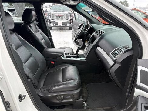Used 2015 Ford Explorer XLT w/ Equipment Group 202B image 21