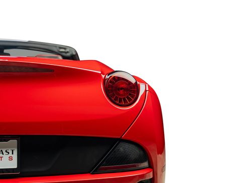 Used 2013 Ferrari California RWD image 20