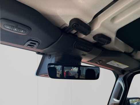 Used 2021 Jeep Gladiator Overland image 38