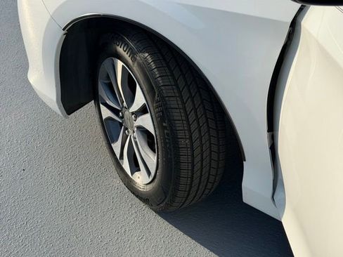 Used 2013 Honda Accord LX image 22
