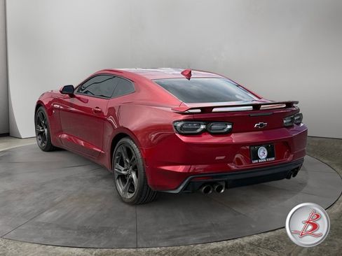Used 2021 Chevrolet Camaro SS RWD image 5