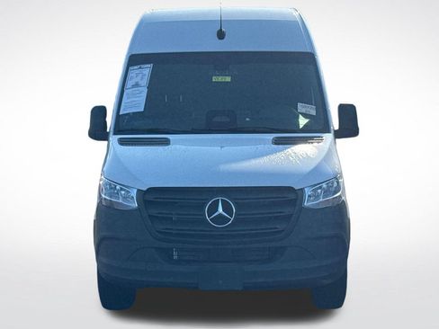 Used 2025 Mercedes-Benz Sprinter 2500 image 3