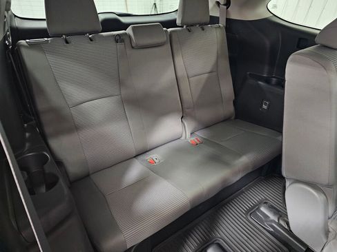 Used 2021 Toyota Highlander LE image 8