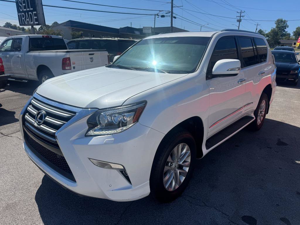 Used 2017 Lexus GX 460 Premium w/ Premium Package AWD/4WD image 3