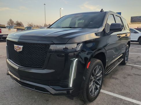 Used 2022 Cadillac Escalade Sport w/ Touring Package image 4