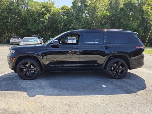 Used 2024 Jeep Grand Cherokee L Altitude AWD/4WD image 5