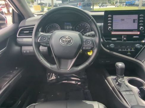 Used 2022 Toyota Camry SE FWD image 17