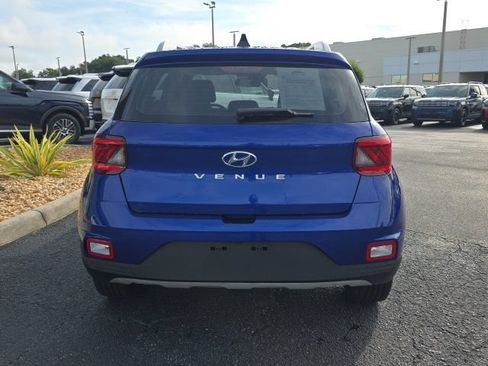 Used 2021 Hyundai Venue SEL FWD image 18