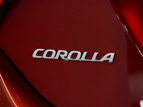 Used 2017 Toyota Corolla LE FWD image 11