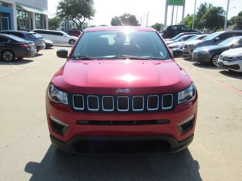 Used 2018 Jeep Compass Sport image 2