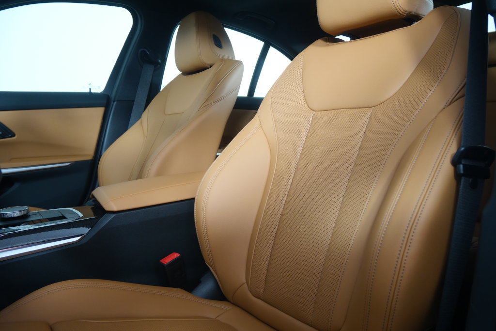 Used 2026 BMW M340i w/ Premium Package RWD image 11