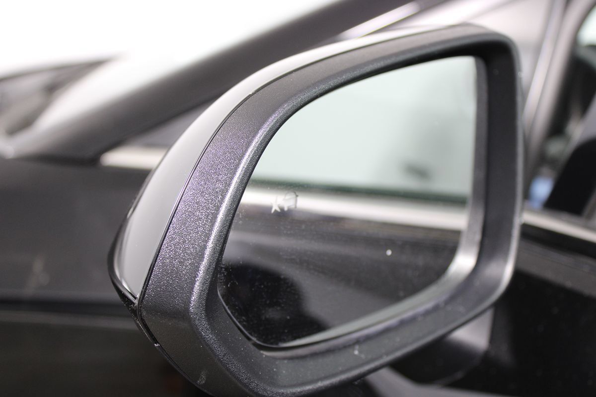 Used 2024 Chevrolet Equinox EV LT w/ LPO, All-Weather Mat Package FWD image 32