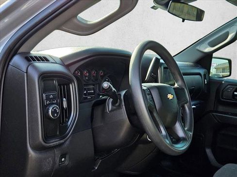 Used 2024 Chevrolet Silverado 1500 Custom image 9
