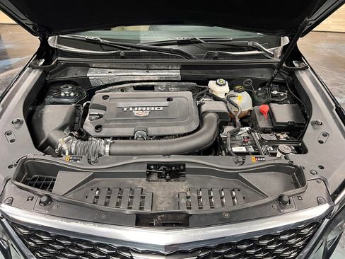 Used 2024 Cadillac XT4 Luxury w/ Cold Weather Package image 18
