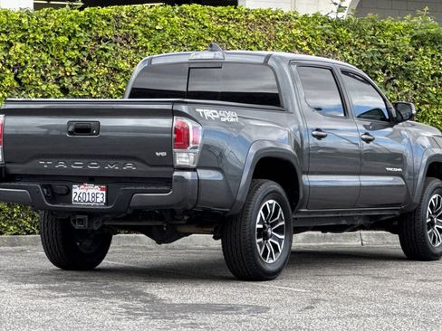 Used 2021 Toyota Tacoma TRD Sport w/ Technology Package AWD/4WD image 4