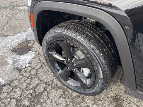 New 2025 Jeep Grand Cherokee Limited w/ Black Appearance Package AWD/4WD image 20