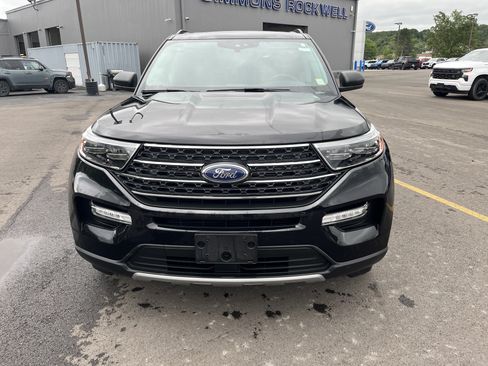 Used 2023 Ford Explorer XLT w/ Equipment Group 202A AWD/4WD image 2