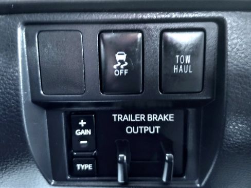Used 2017 Toyota Tundra SR5 w/ TRD Off Road Package AWD/4WD image 25