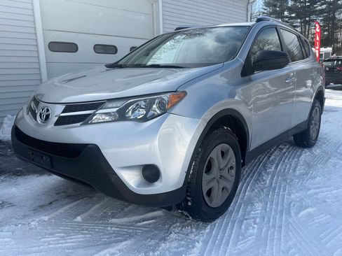 Used 2015 Toyota RAV4 LE image 2